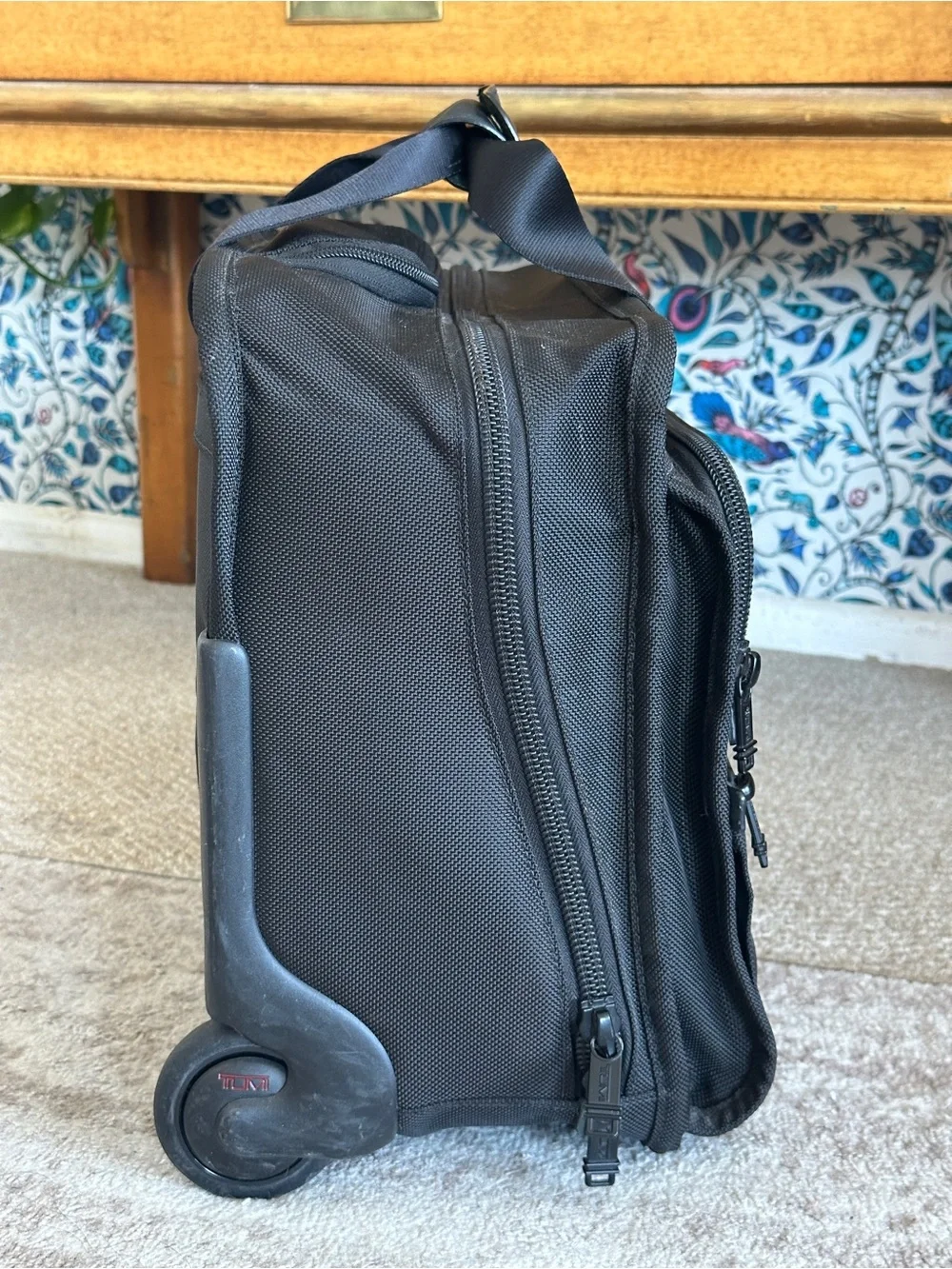 TUMI Alpha 2 two Wheeled Laptop Briefcase – Excellent Condition